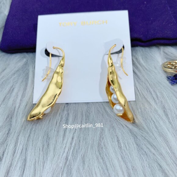 Tory Burch Peapod Pearl Statement Earrings in 18k Gold - Picture 5 of 5